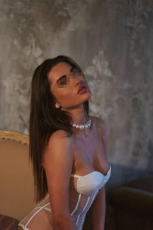 Проститутка Питера Катюха с 2 размером груди предлагает интим услуги у метро Спортивная  +7(981)294-39-94 