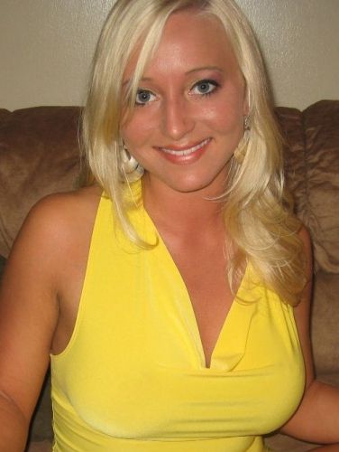 Индивидуалка Питера Лариса с 2 размером груди предлагает интим услуги у метро Пролетарская  +7(911)830-21-77 