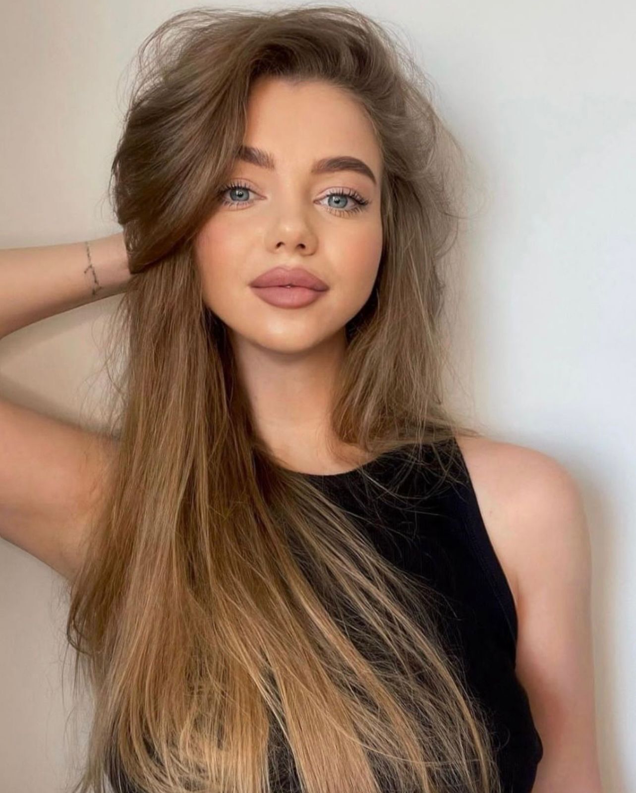 Проститутка Питера Дарья с 3 размером груди предлагает интим услуги у метро Спортивная  +7(921)946-49-47 