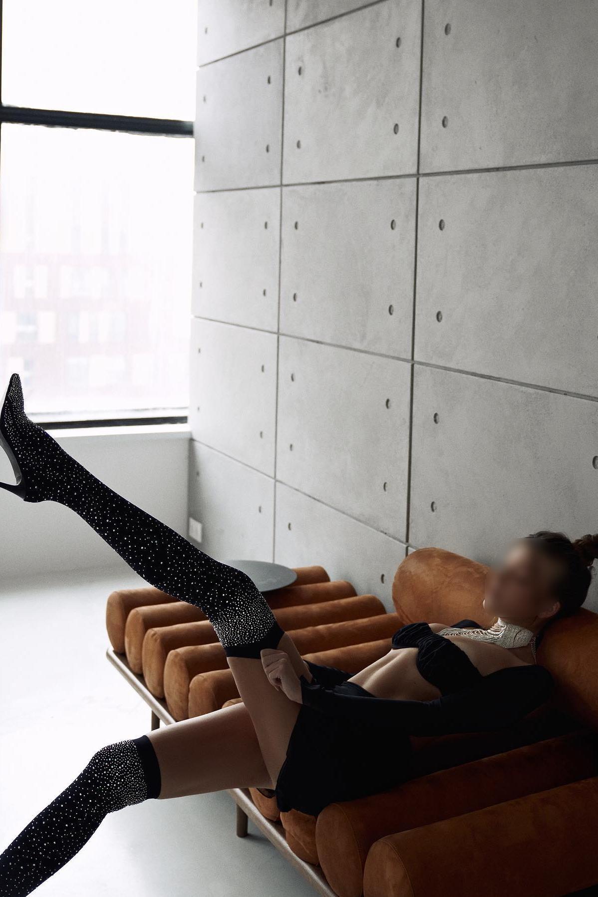 Индивидуалка Питера Оля с 3 размером груди предлагает интим услуги у метро Горьковская  +7(911)737-42-93 - фото 2